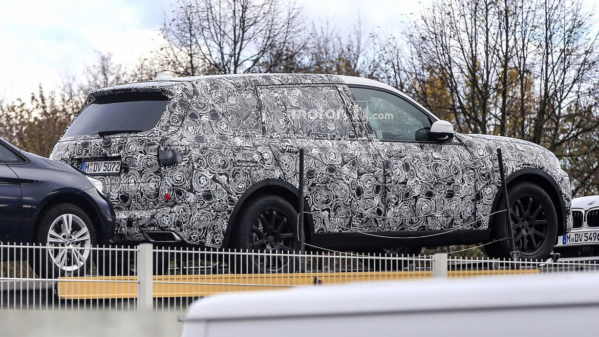 BMW испытывает семиместный люксовый кроссовер