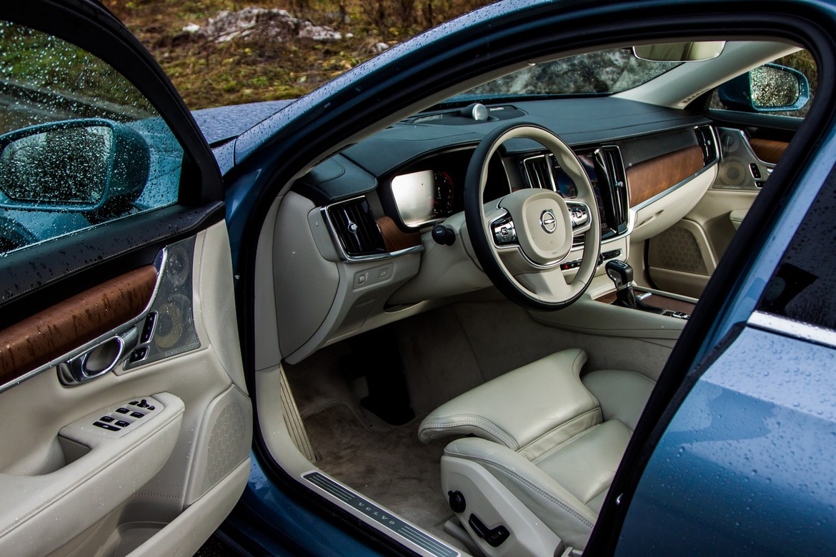 Встречаем Volvo S90: экспресс-тест нового шведского флагмана
