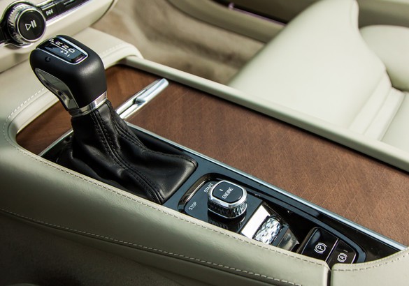 Встречаем Volvo S90: экспресс-тест нового шведского флагмана
