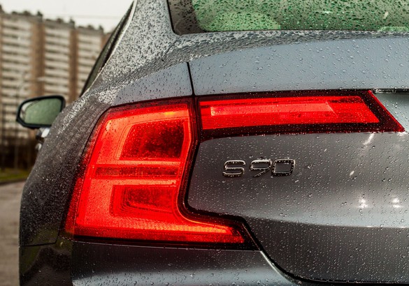 Встречаем Volvo S90: экспресс-тест нового шведского флагмана