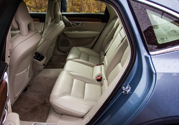 Встречаем Volvo S90: экспресс-тест нового шведского флагмана