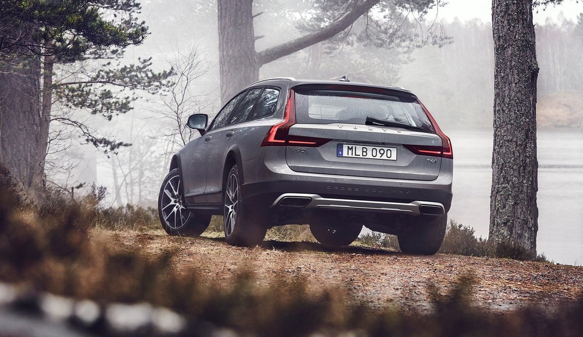 Volvo V90 Cross Country оценен в рублях