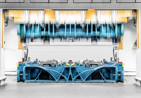 Вкалывают роботы: Audi отказывается от людей на производстве Smart Factory