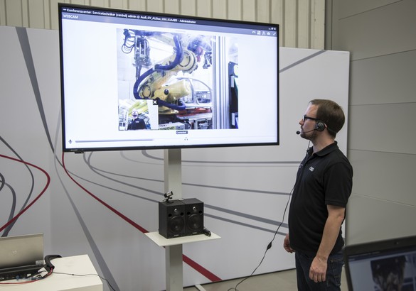 Вкалывают роботы: Audi отказывается от людей на производстве Smart Factory