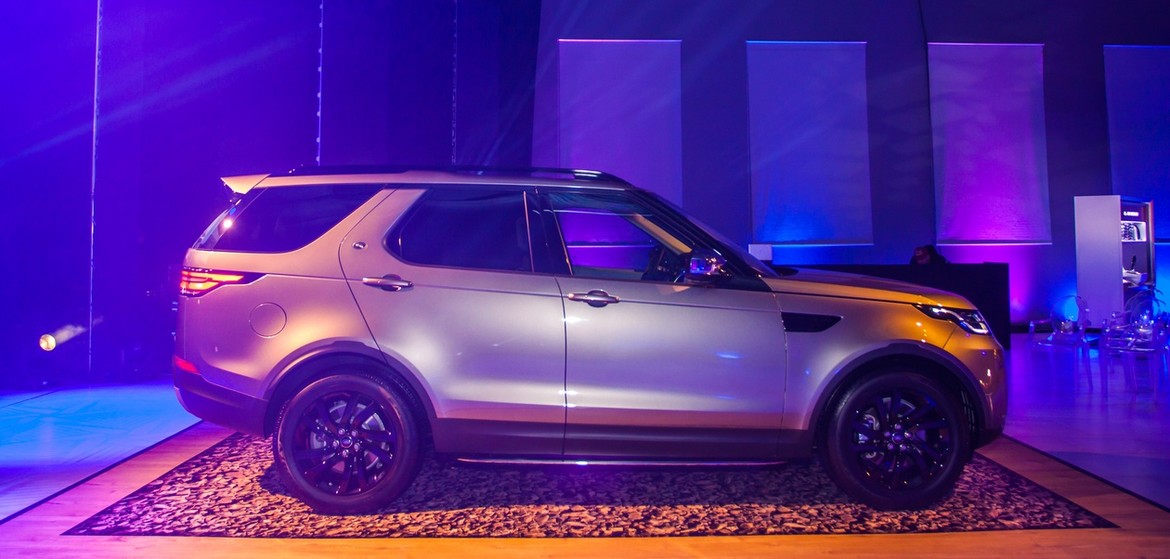 Все о Land Rover Discovery V: щупаем живьем новейший британский внедорожник
