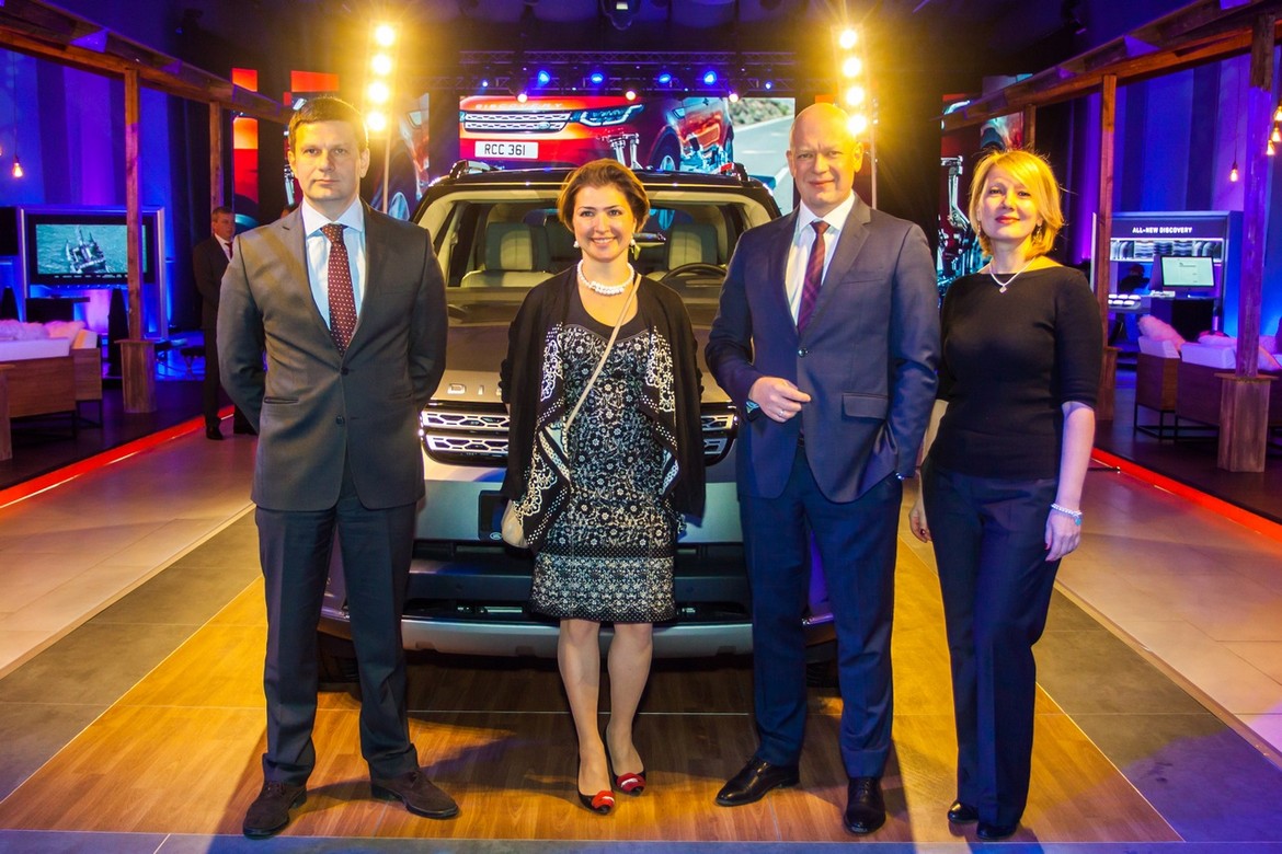 Все о Land Rover Discovery V: щупаем живьем новейший британский внедорожник