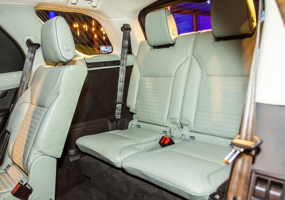 Все о Land Rover Discovery V: щупаем живьем новейший британский внедорожник