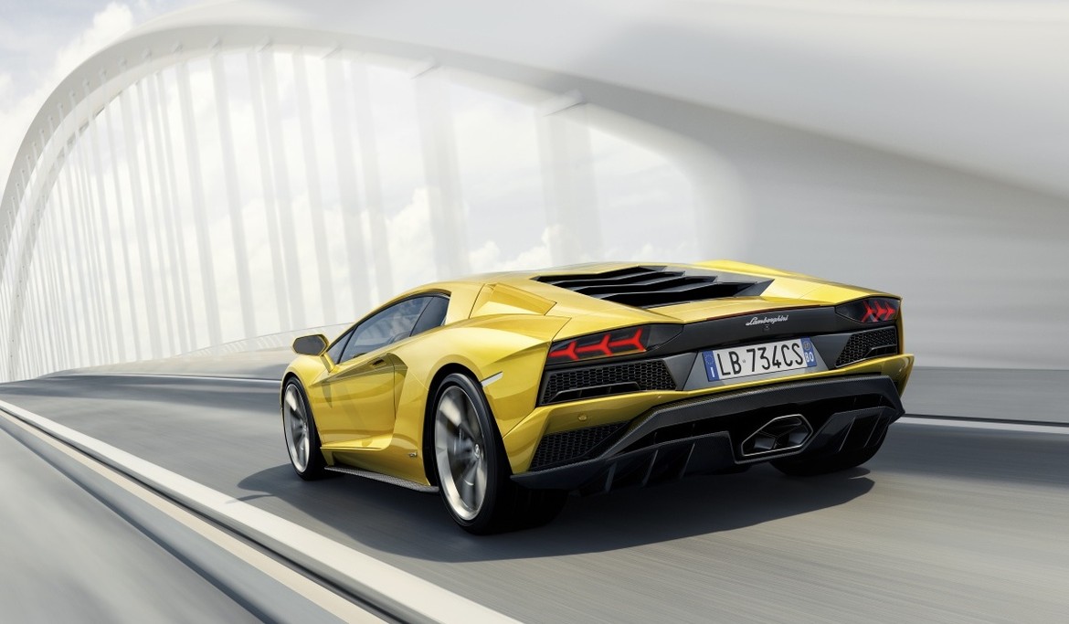 Новый Lamborghini Aventador S получил российский ценник