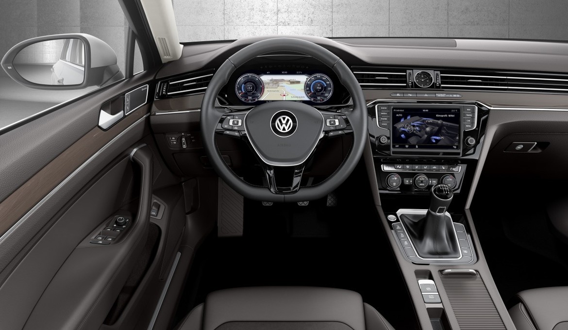Volkswagen Passat доступен в России с новым двигателем