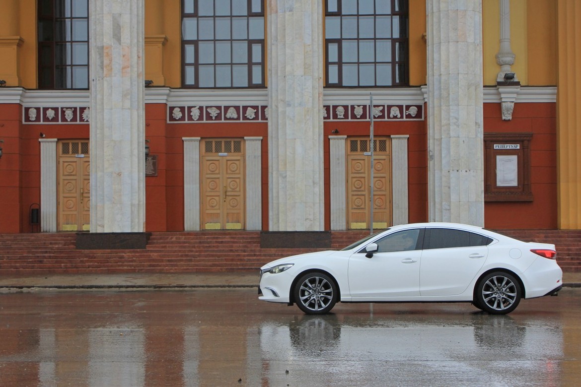 Едем в Петрозаводск на Mazda6: чем живет столица Карелии