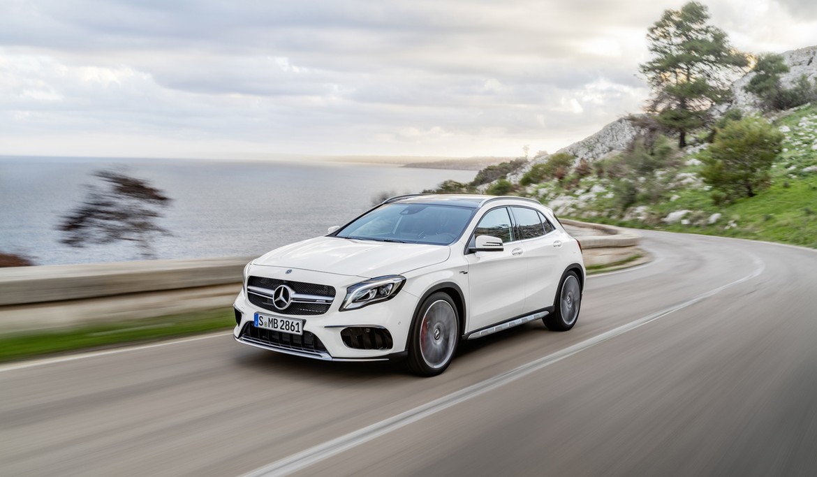Детройт 2017: Mercedes обновил кроссовер GLA