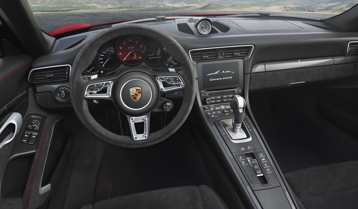Детройт 2017: Porsche представил обновленную 911 Carrera GTS