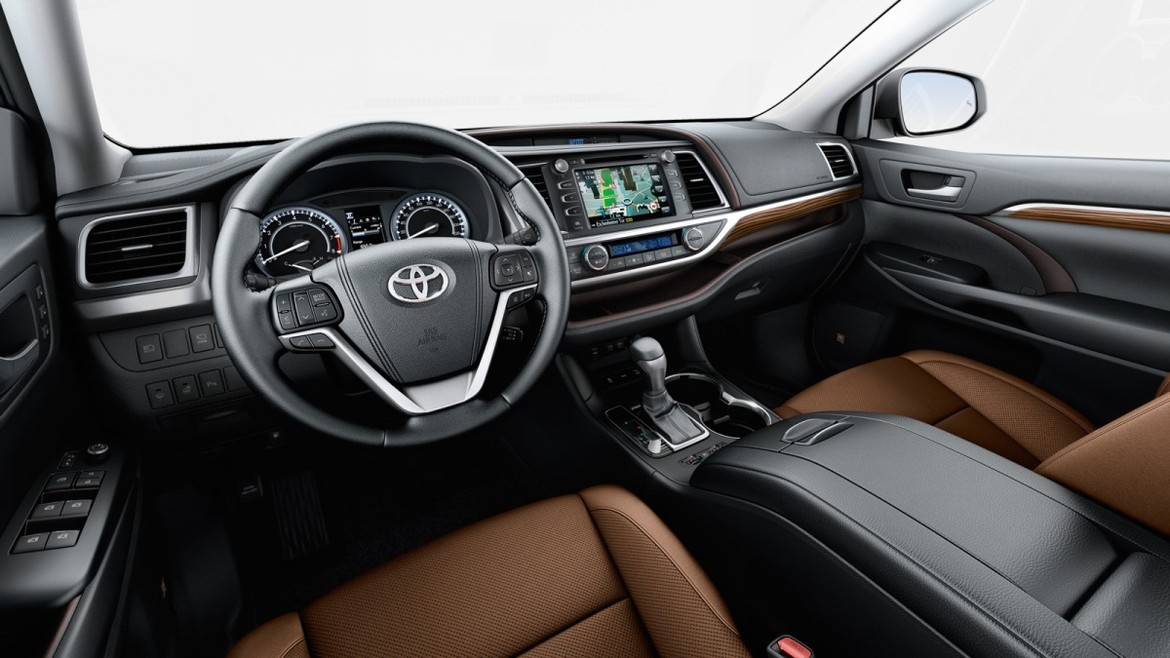 Toyota везёт в Россию обновленный Highlander