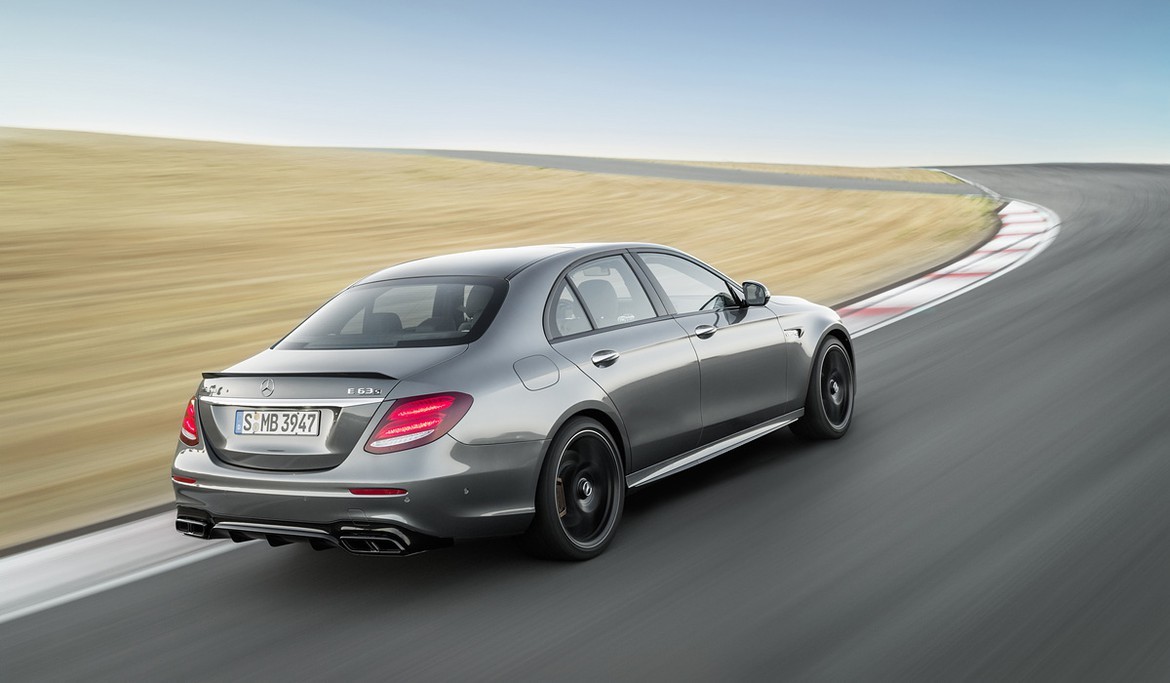 Новый Mercedes-AMG E 63 появится в России грядущей весной