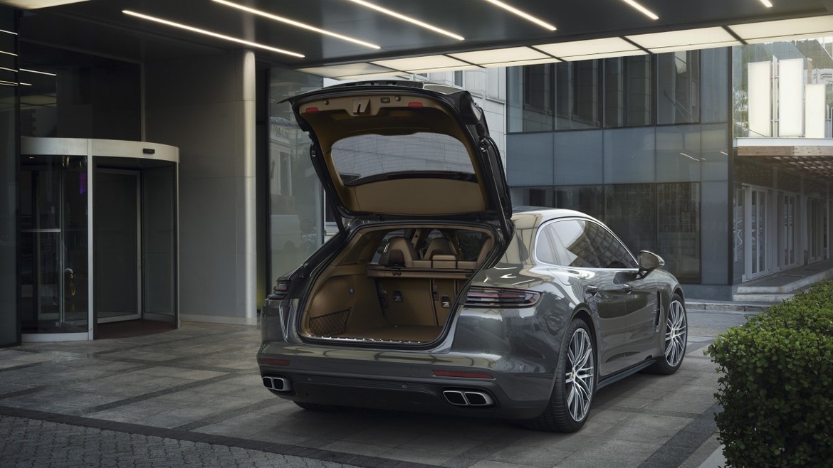 Женева 2017: в Porsche рассекретили универсал Panamera