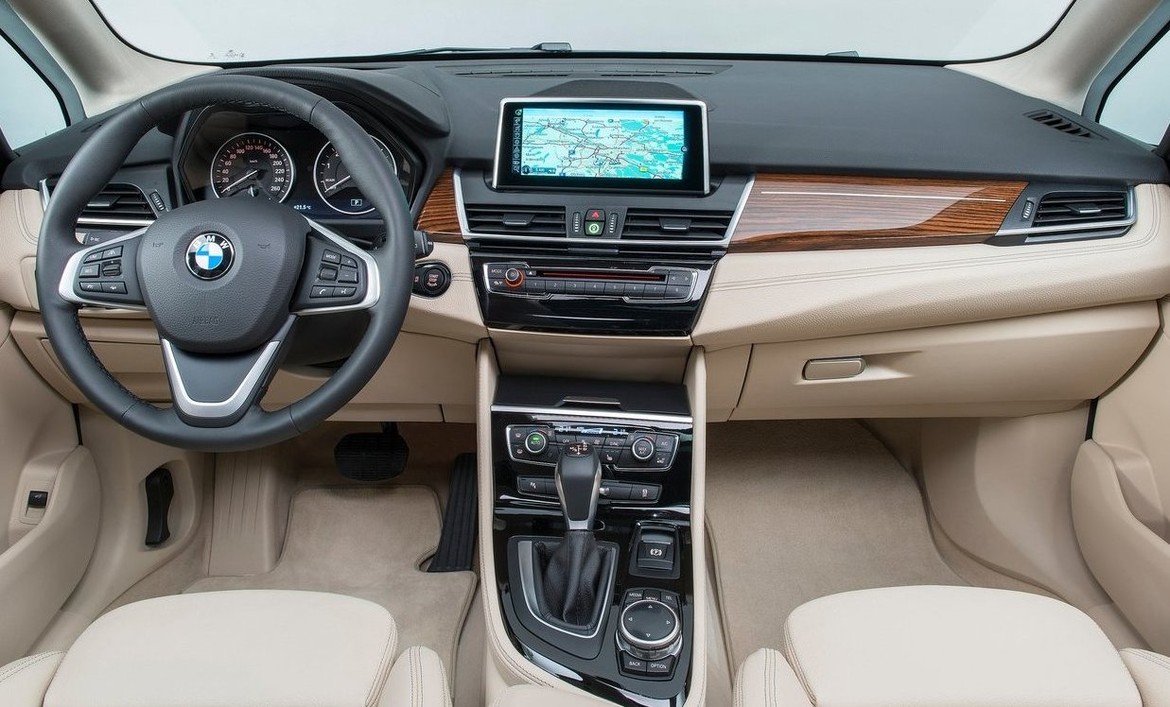 BMW Active Tourer получил российский ценник