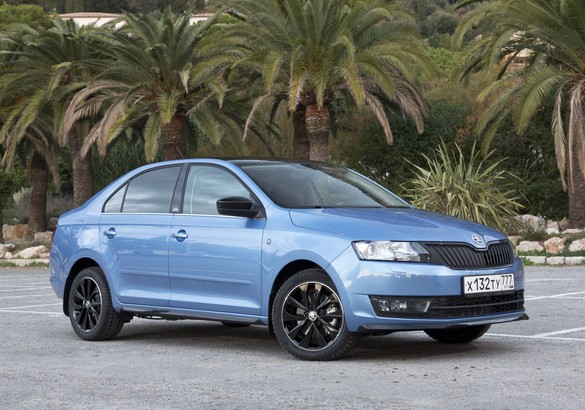 Несезон: изучаем зимнее Лазурное побережье на Skoda Rapid Monte Carlo