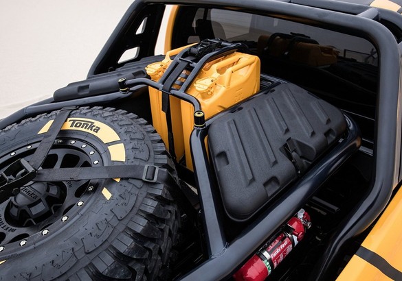 Toyota создала экстремальную версию пикапа Hilux