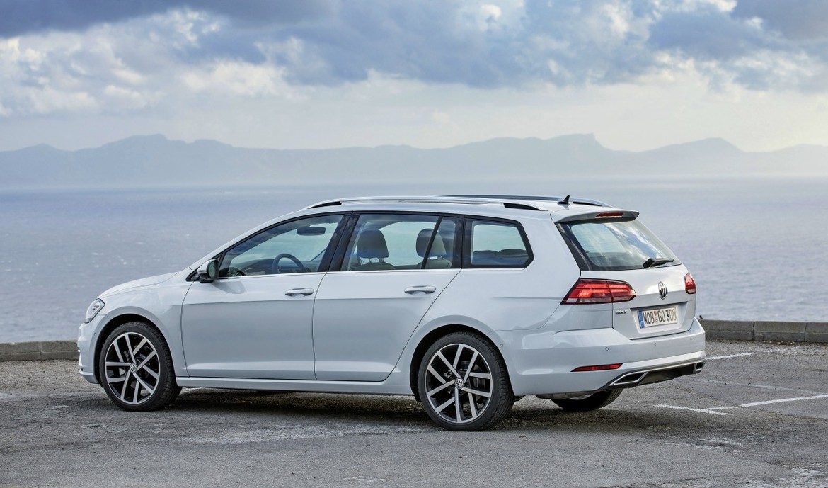 Обновленный Volkswagen Golf получил новый двигатель
