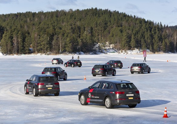 По льду как по асфальту: учимся управляемым скольжениям в Audi Driving School