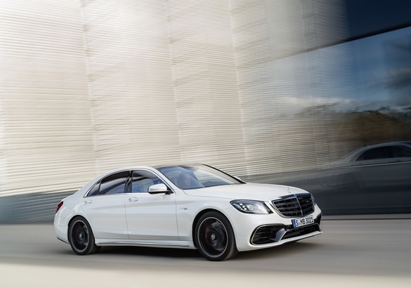 Шанхай 2017: Mercedes обновил флагманский седан