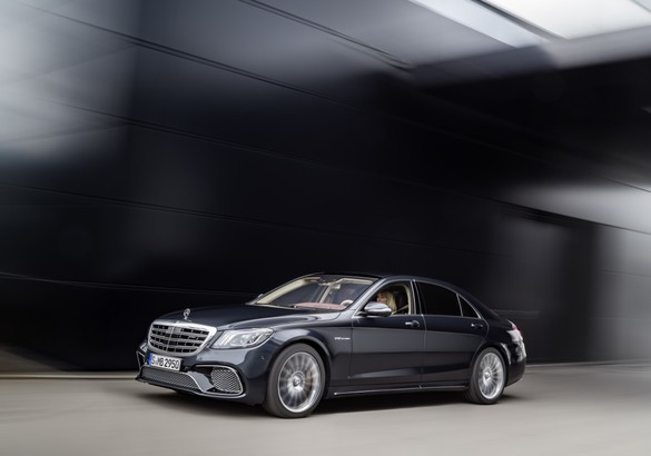 Шанхай 2017: Mercedes обновил флагманский седан