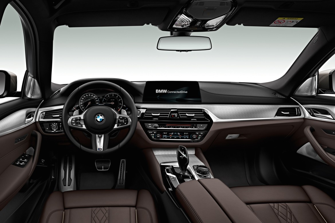 BMW представила «заряженную пятерку» на дизеле