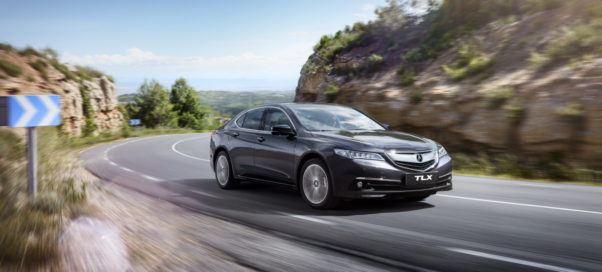 Acura скидывает цены на TLX
