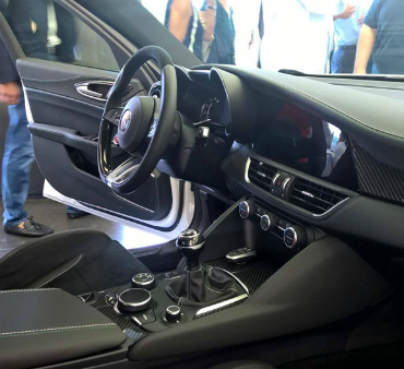 Alfa Romeo показала салон Giulia