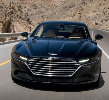 Новый седан Aston Martin оказался дороже Rolls-Royce