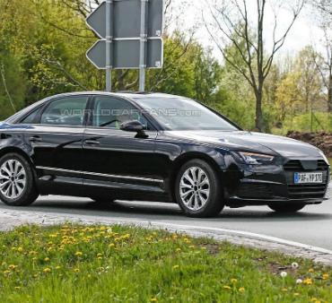 Новая Audi A4 попалась без камуфляжа