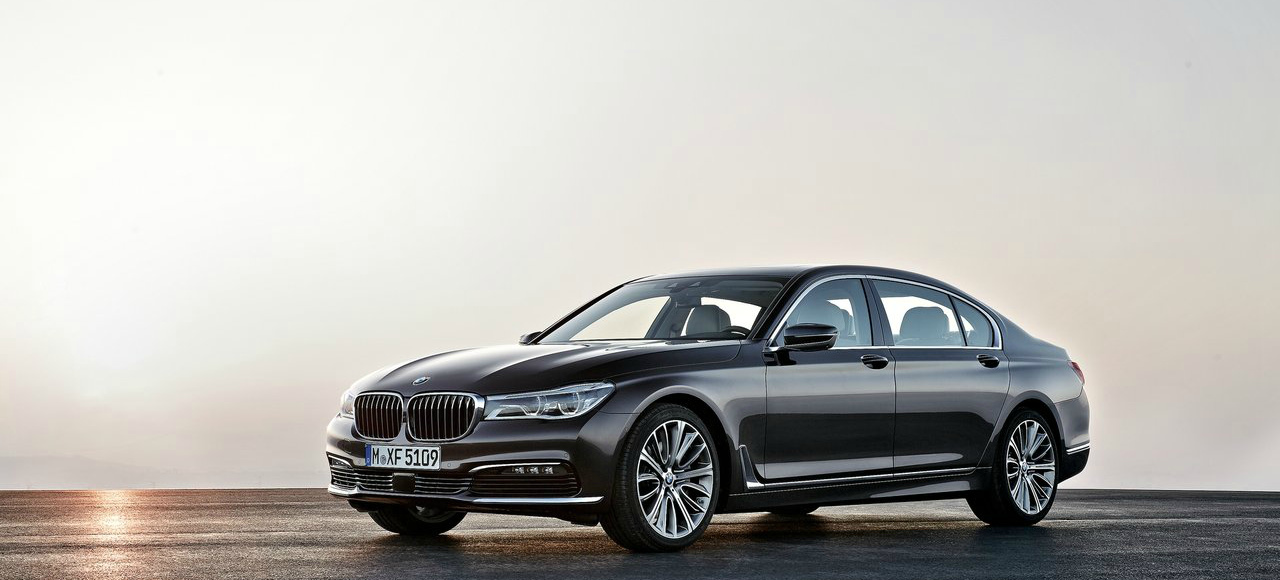 Новый BMW 7-Series рассекречен официально