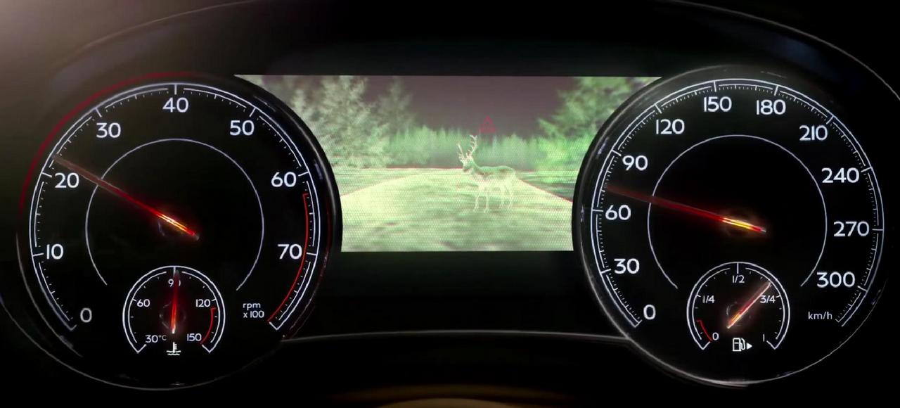 Кроссовер Bentley Bentayga приоткрыл салон