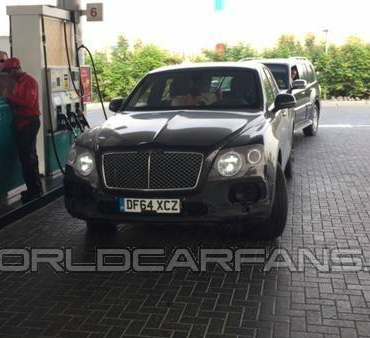 Bentley Bentayga замечен почти без камуфляжа