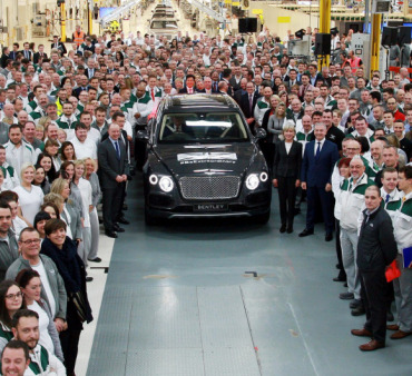 Выпущен первый Bentley Bentayga