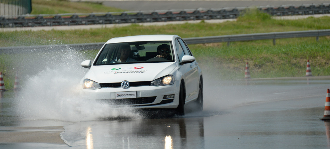 Bridgestone продемонстрировал важность качественных шин