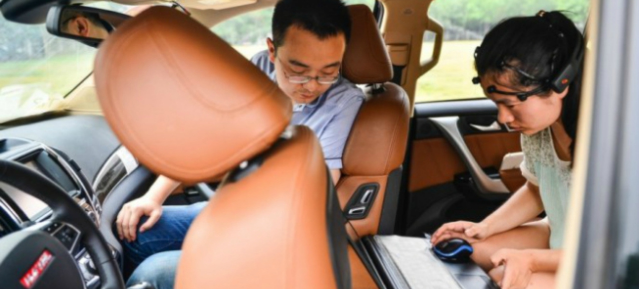 Китайцы изобрели автомобиль, управляемый силой мысли