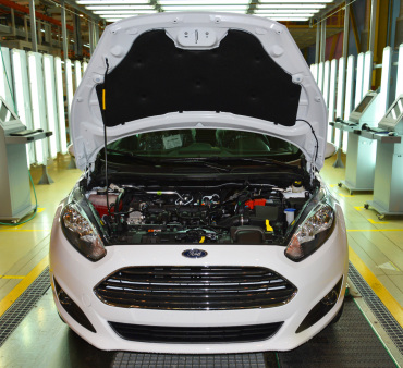 Ford выпустил первый автомобиль с российским двигателем