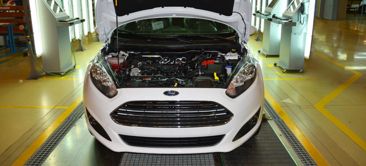 Ford выпустил первый автомобиль с российским двигателем