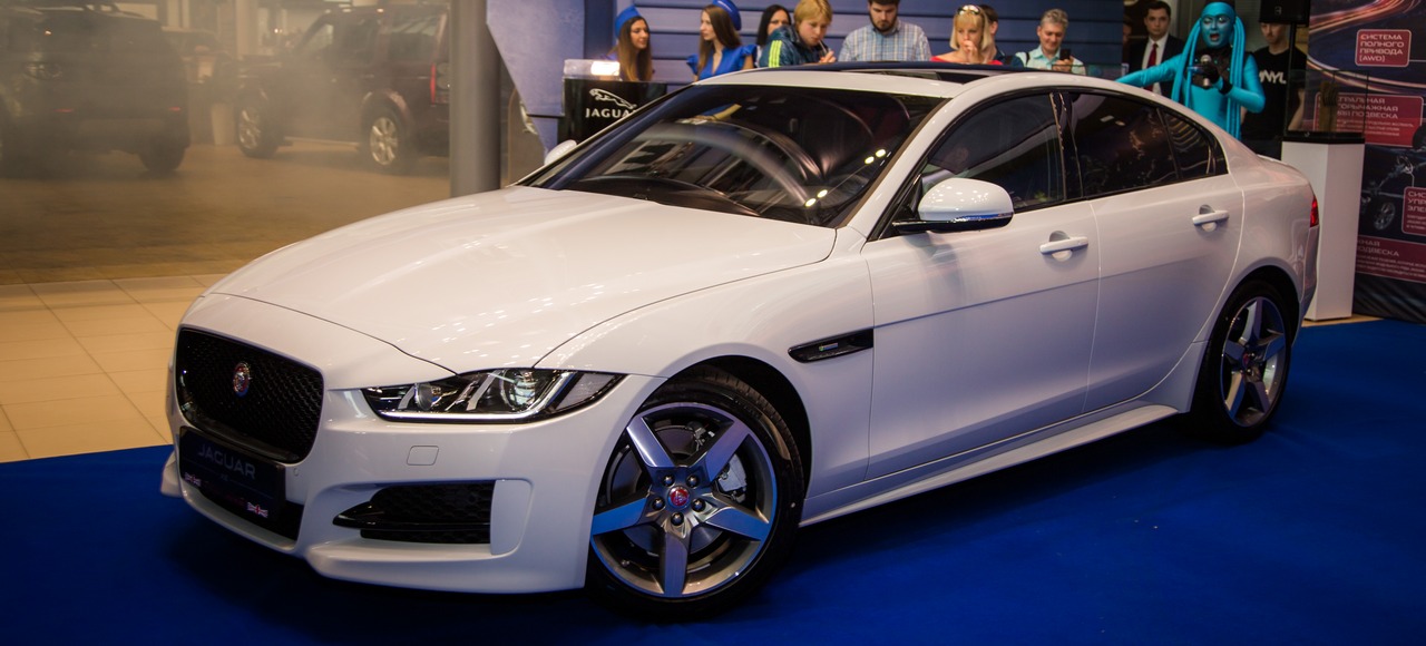 В Санкт-Петербуге с помпой представили Jaguar XE