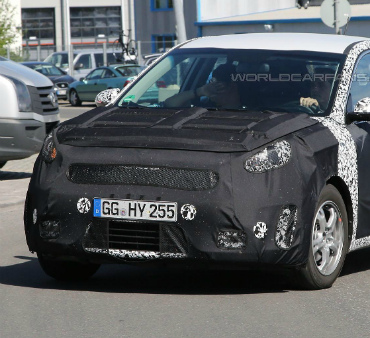 Kia испытывает новый компактвэн