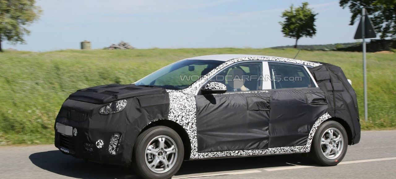 Kia испытывает новый компактвэн