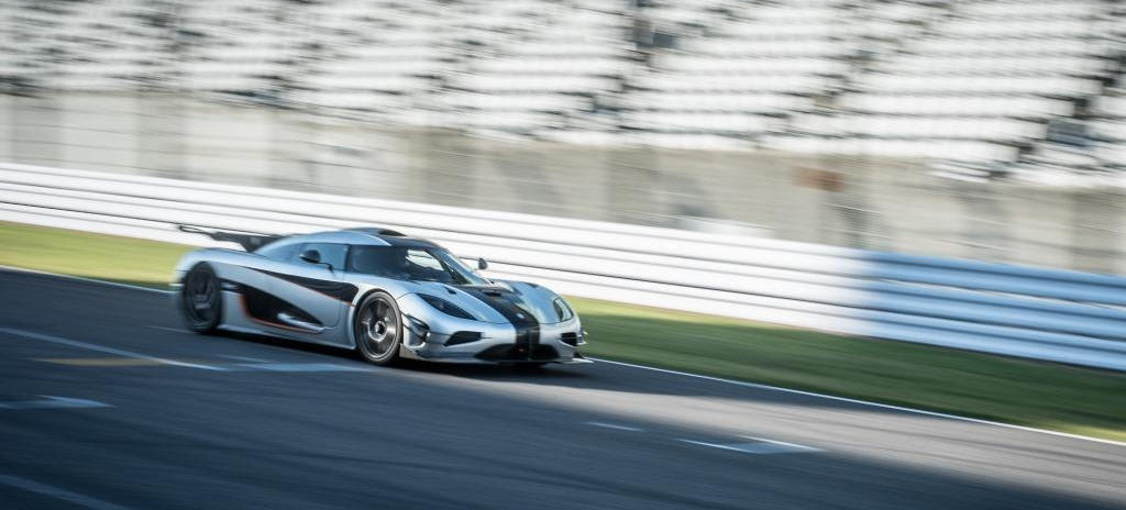 Koenigsegg One:1 «поехал» на масле Castrol