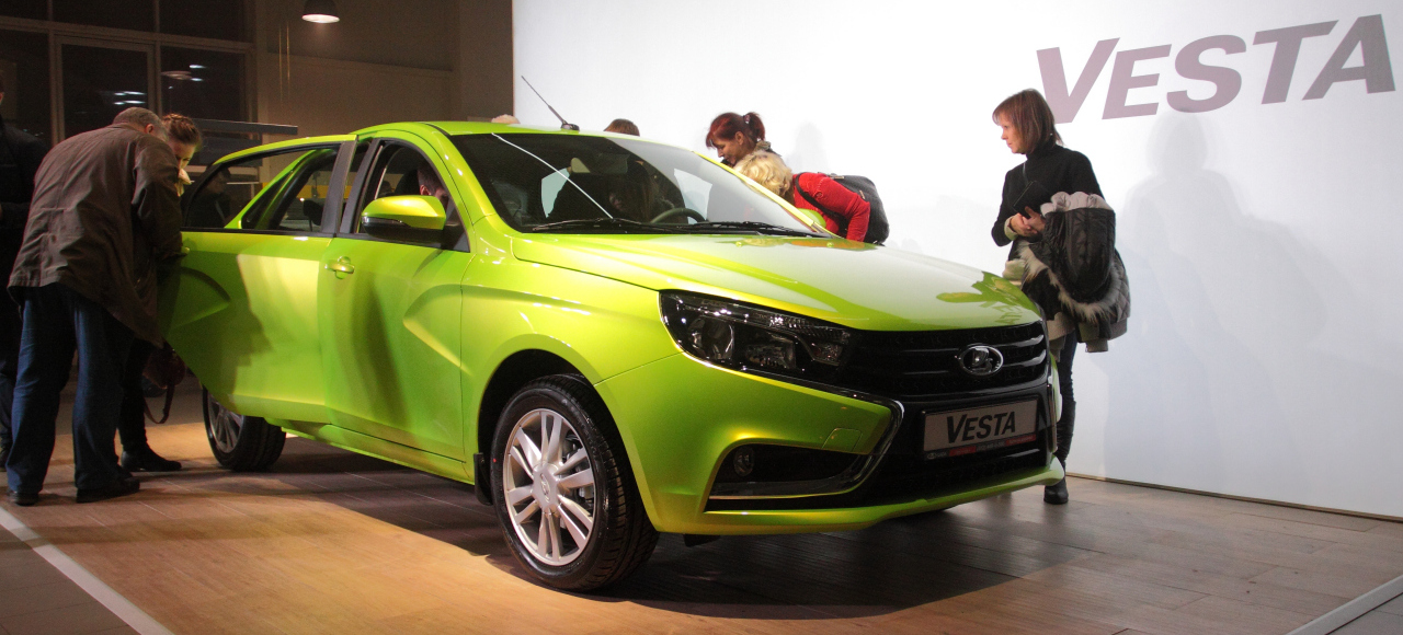 Питерская молодежь не «клюнула» на Lada Vesta