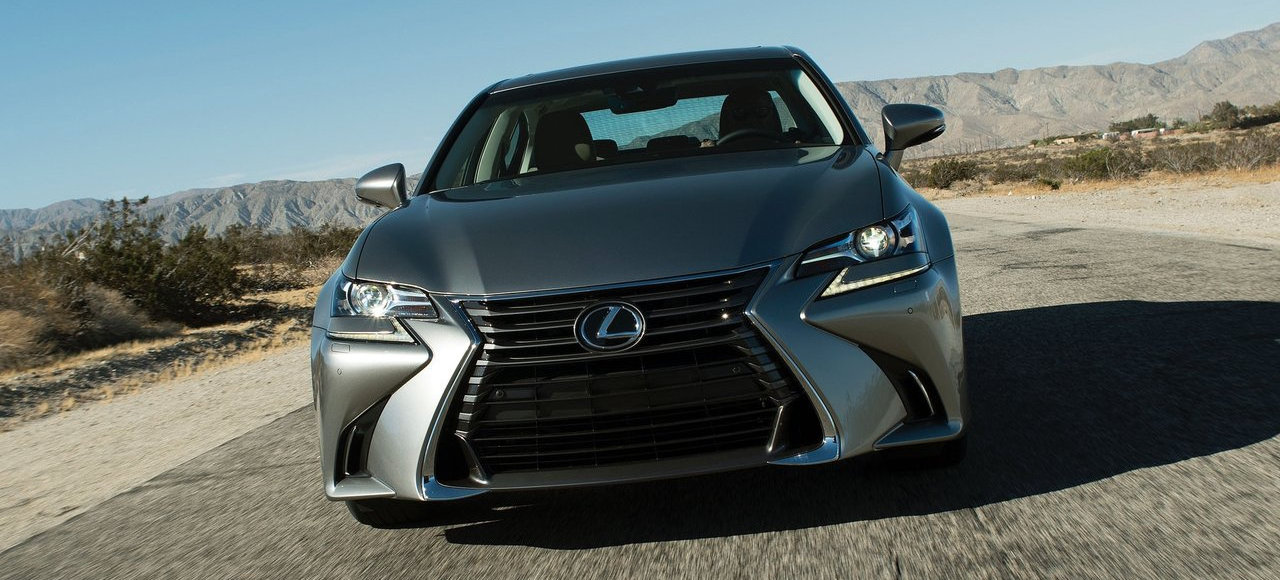 Lexus обновил седан GS и внедорожник LX 570