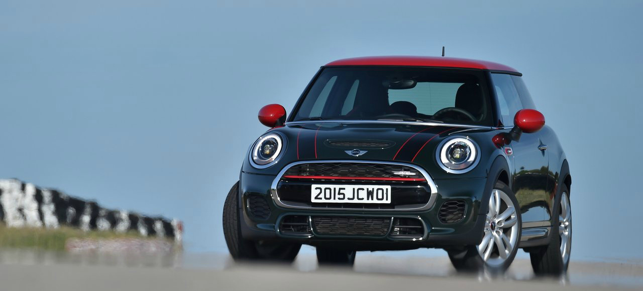 Обновленный Mini John Cooper получил российский ценник