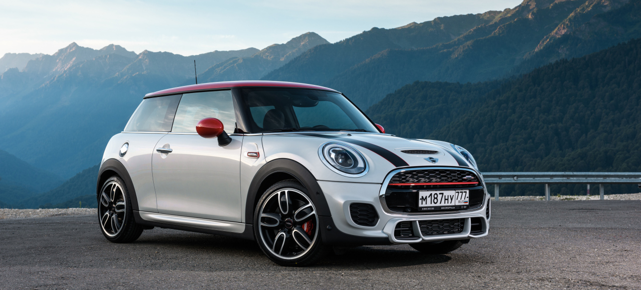 BMW Group представила в России новый Mini JCW