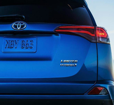 Toyota привезет в Нью-Йорк гибридный RAV4