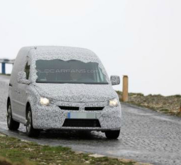 Появились первые шпионские фото нового Skoda Roomster