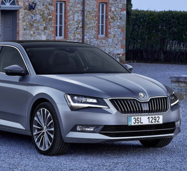 Новая Skoda Superb: двигатели для России